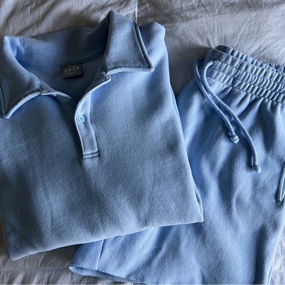 ‼️SOLD‼️TNA Sweatsuit - Picture 1 of 4